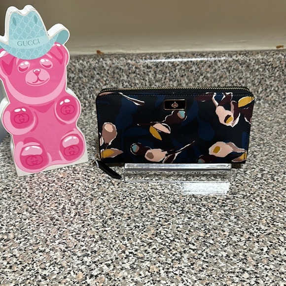 kate spade Handbags - Kate Spade Floral Wallet NWOT